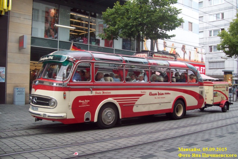 OldTourBus_FotoMannheim05092015.jpg