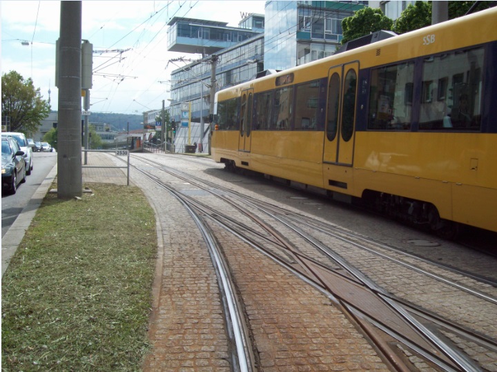 Возле группы остановок &quot;Berliner Platz&quot;. Штутгарт, днём, 29.04.2017