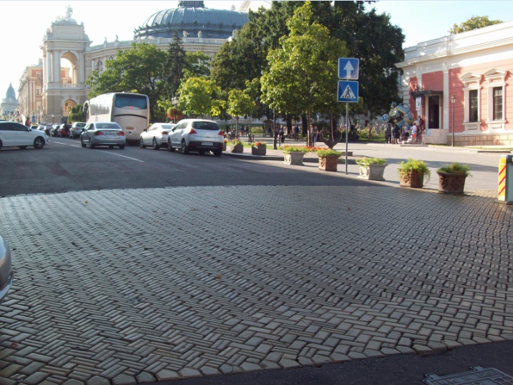 В нижній частині вулиці Ланжеронівській
У центральній частині міста, Одеса, 09.09.2017
